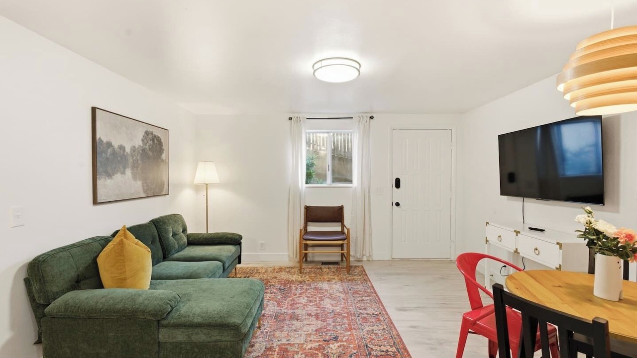 Photo of Livingroom in Pleasant Grove