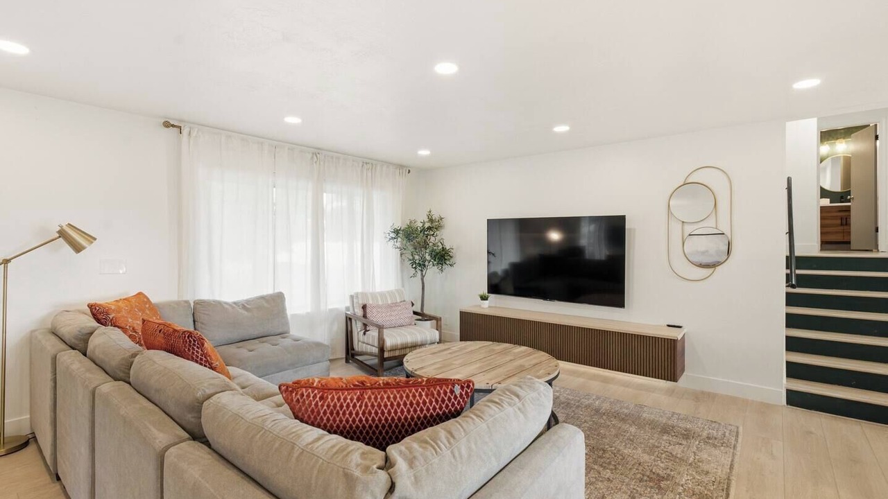 Photo of Livingroom in Pleasant Grove