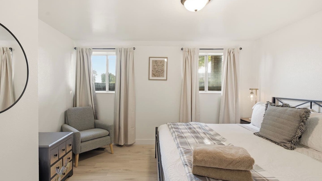 Photo of Bedroom in Pleasant Grove