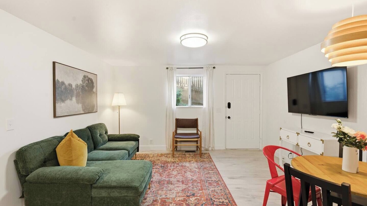 Photo of Livingroom in Pleasant Grove