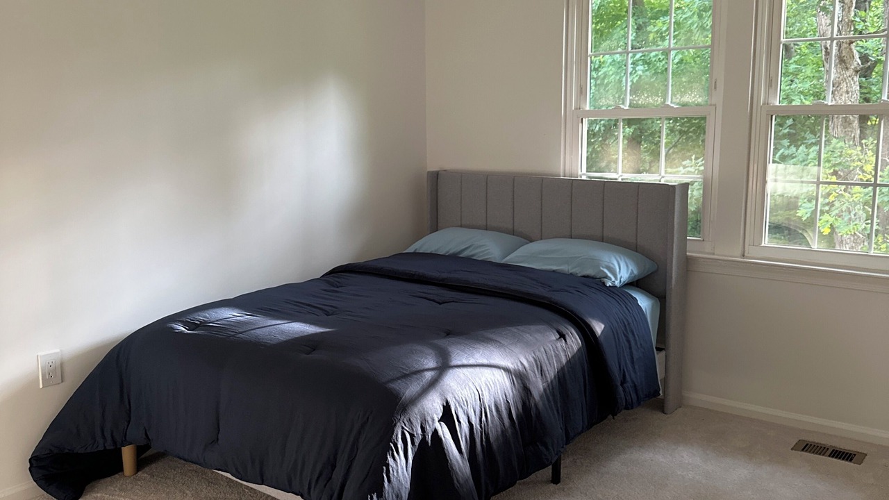 Photo of Bedroom in Burke