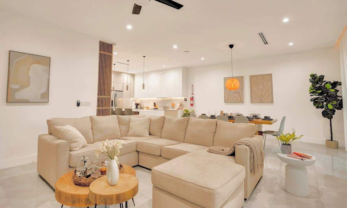 Photo of Livingroom in Poinsettia Heights