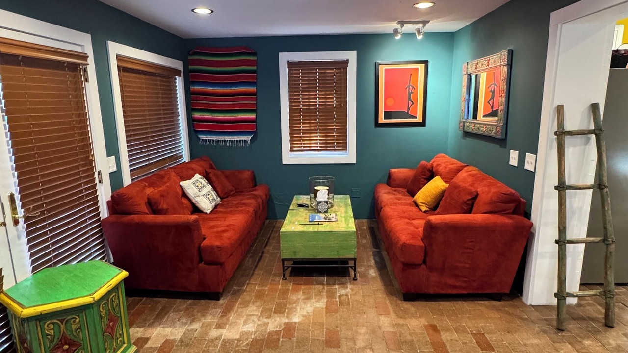 Photo of Livingroom in South Capitol