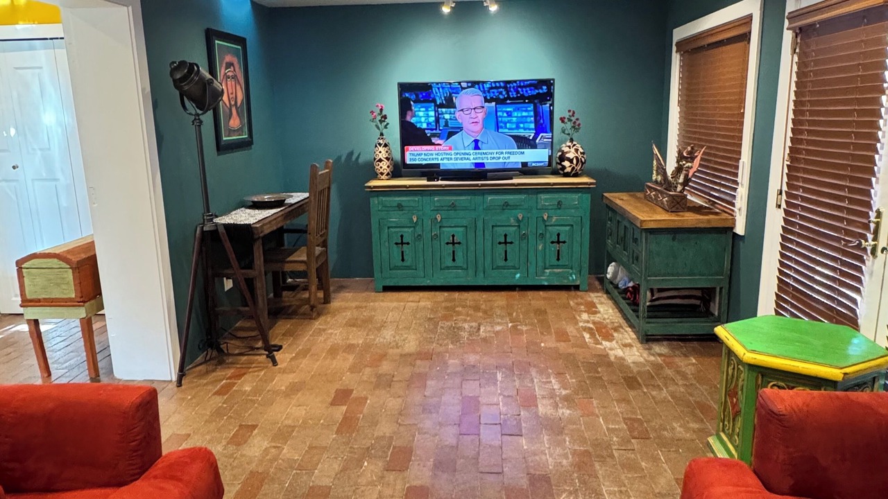 Photo of Livingroom in South Capitol