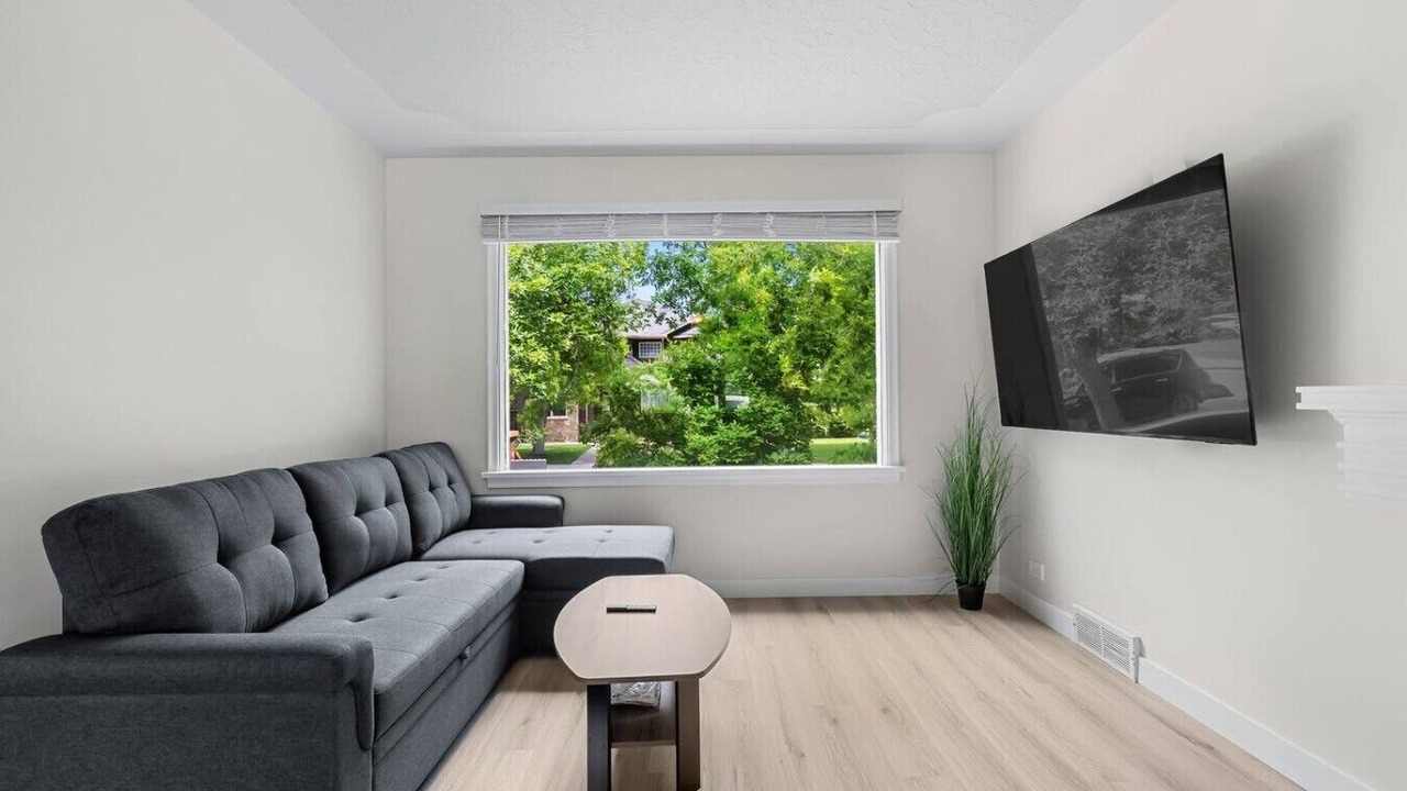 Photo of Livingroom in Banff Trail