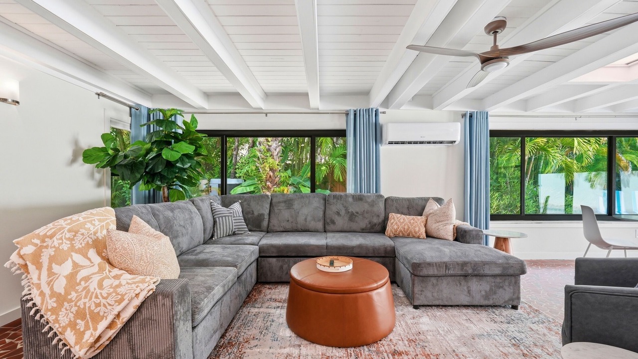 Photo of Livingroom in Bay Isle