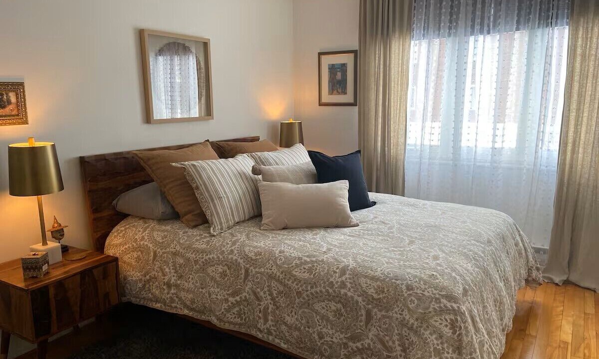 Photo of Bedroom in Longueuil