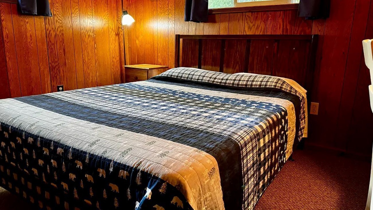 Photo of Bedroom in Ontonagon