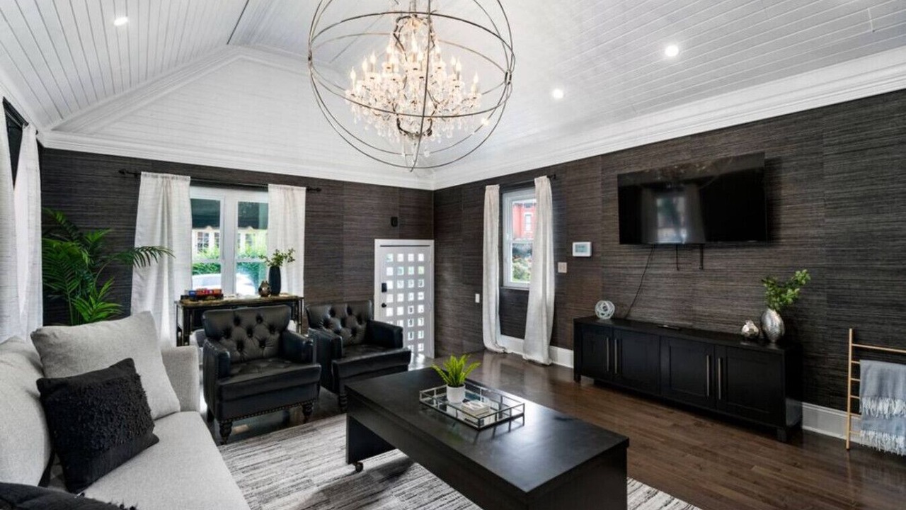 Photo of Livingroom in Victorian Village