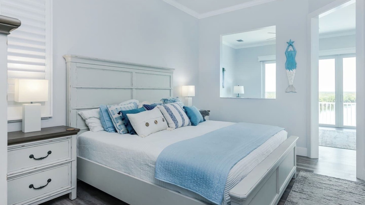 Photo of Bedroom in Cape Harbour