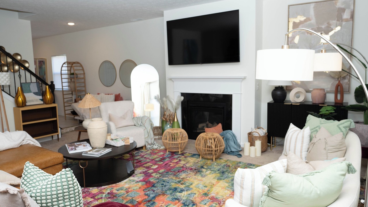Photo of Livingroom in Summit Station