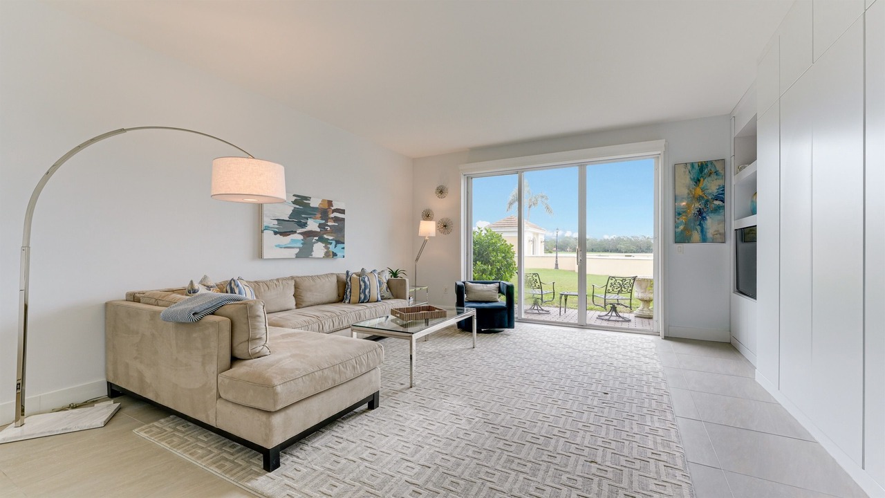 Photo of Livingroom in Osprey