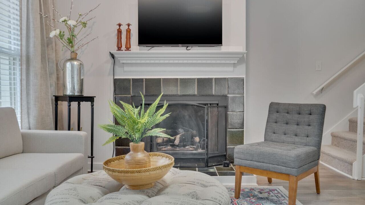Photo of Livingroom in North Raleigh