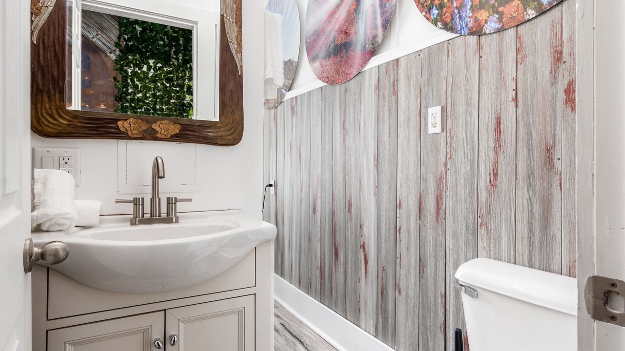Photo of Bathroom in Old North Columbus