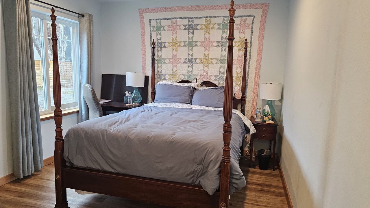 Photo of Bedroom in Alki