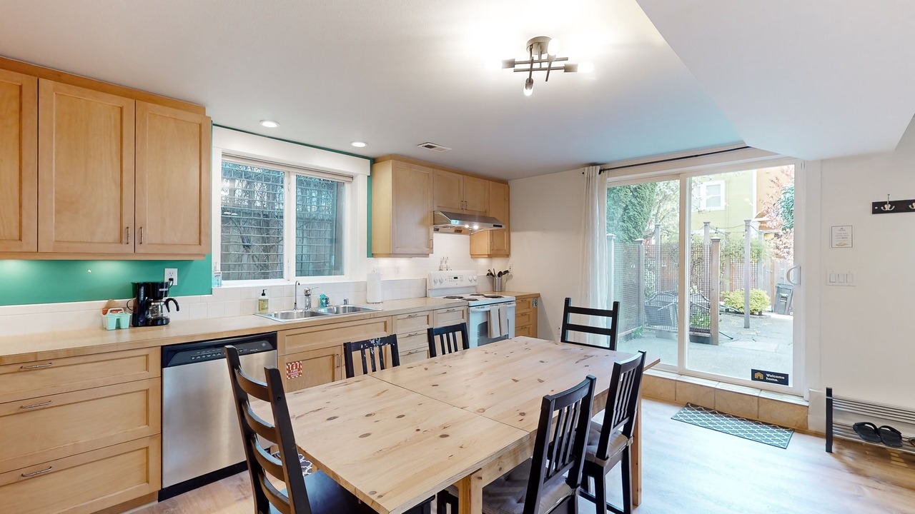 Photo of Kitchen in Green Lake