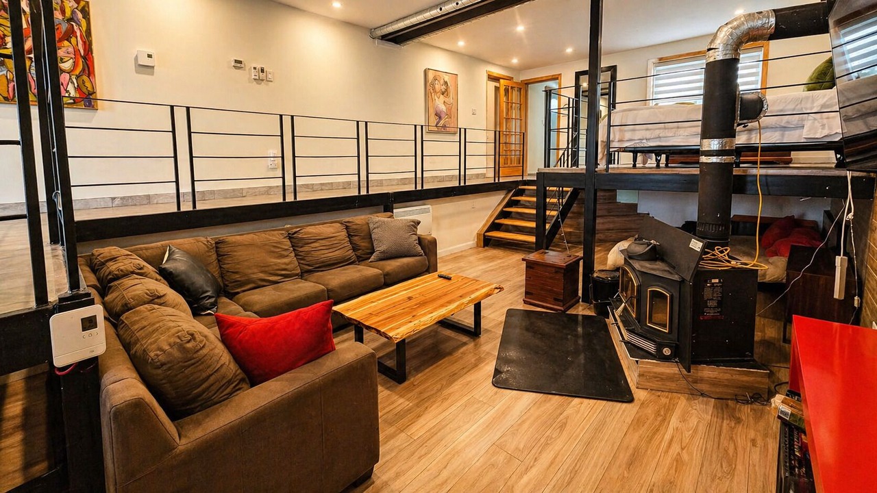 Photo of Livingroom in Laval-des-Rapides