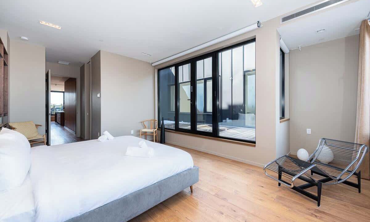 Photo of Bedroom in La Petite-Patrie