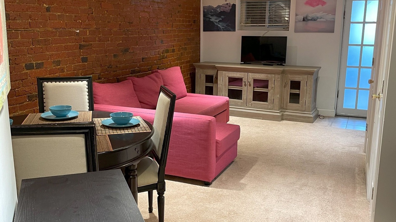 Photo of Livingroom in Petworth