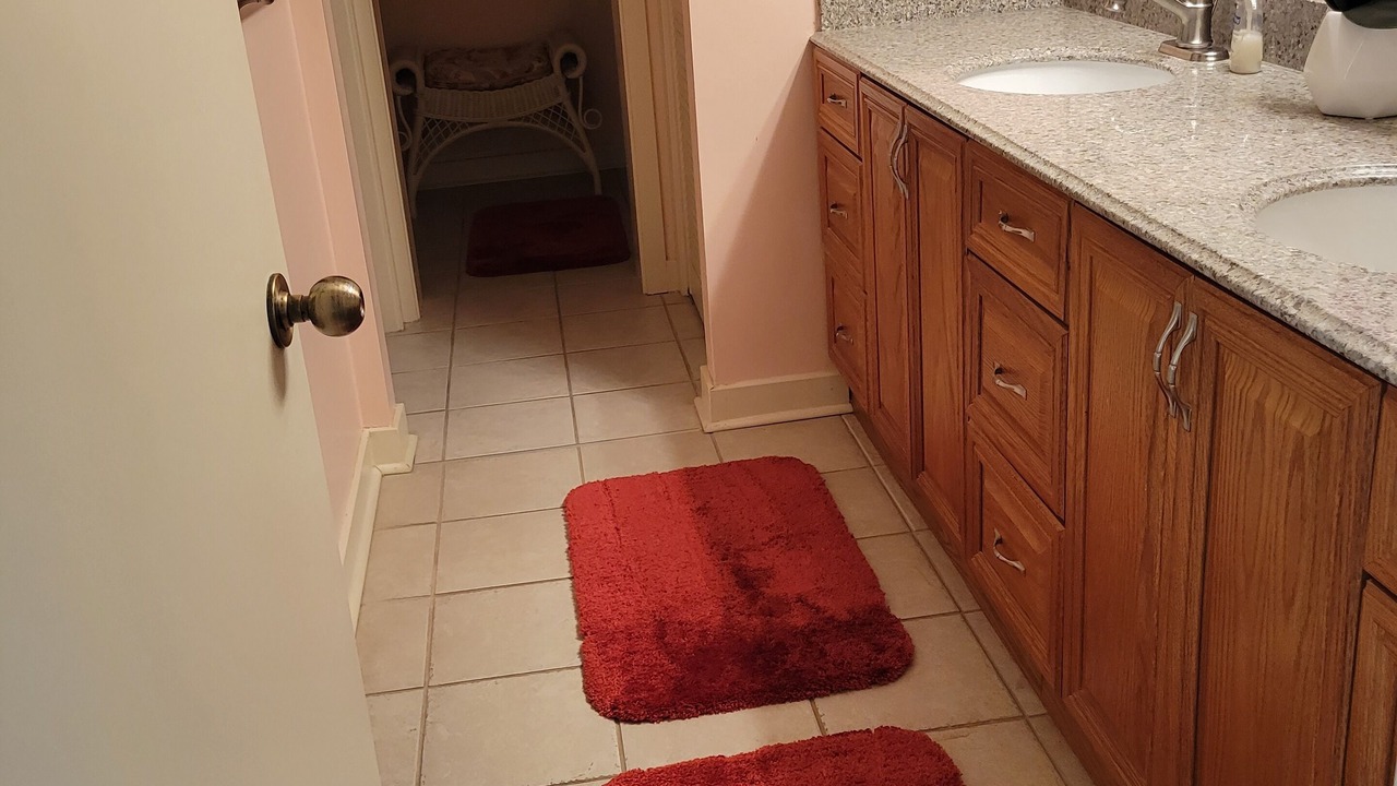 Photo of Bathroom in Arcadian Shores