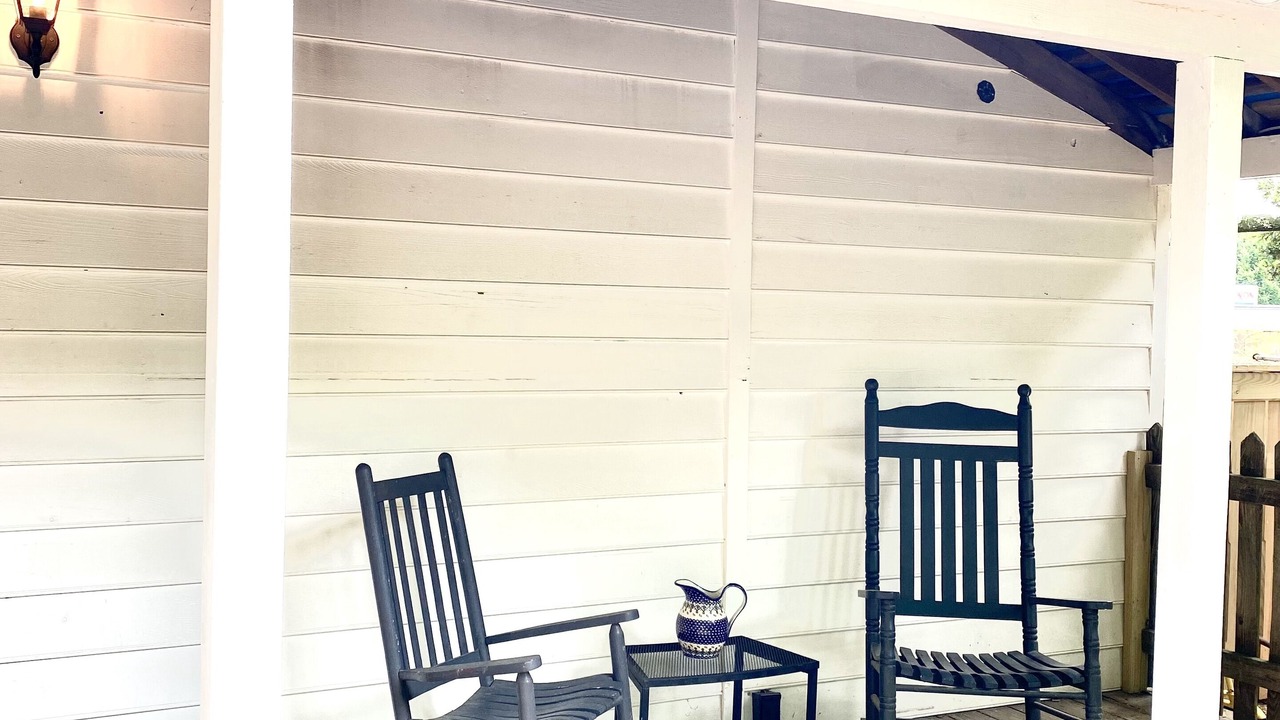Photo of Patio Balcony in Leesburg's Old and Historic District