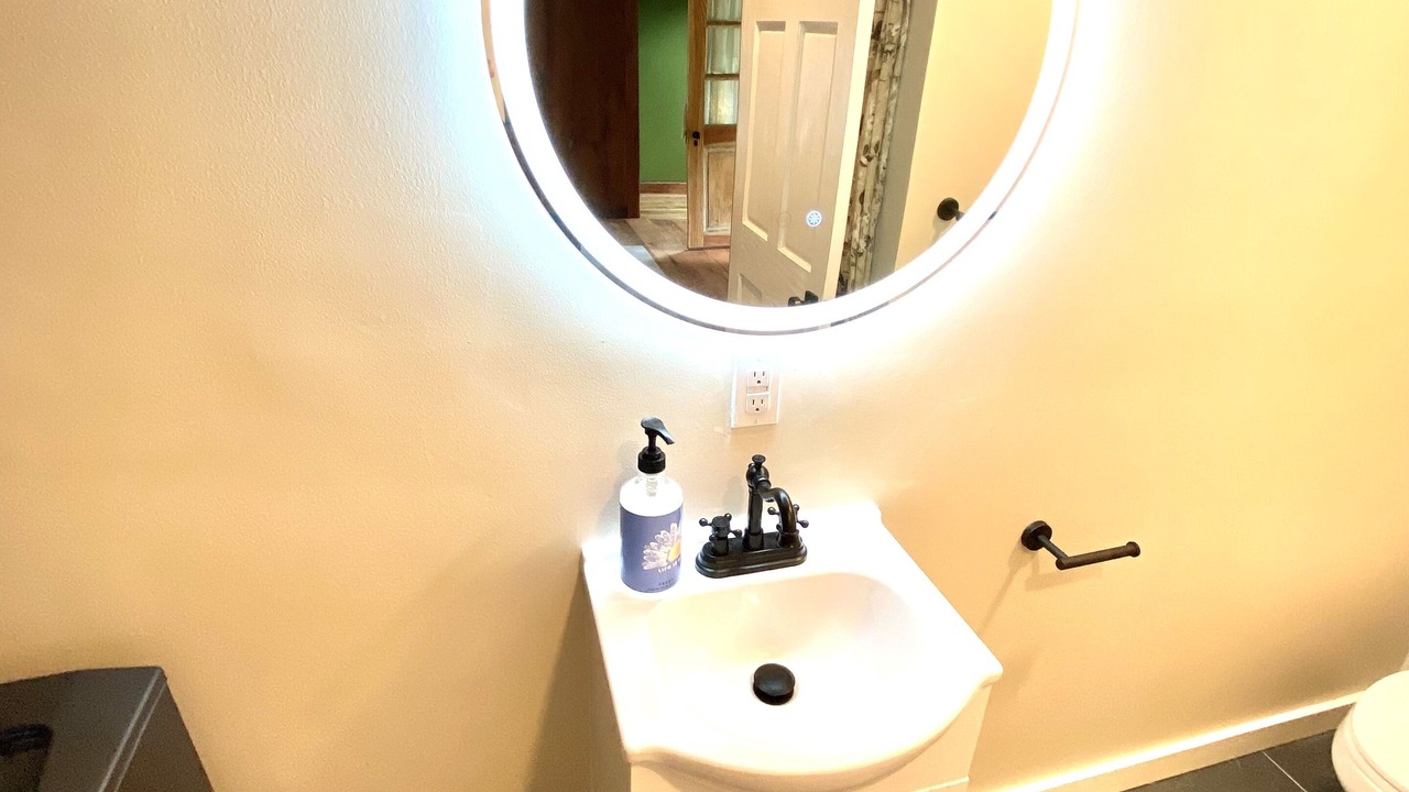 Photo of Bathroom in Leesburg's Old and Historic District
