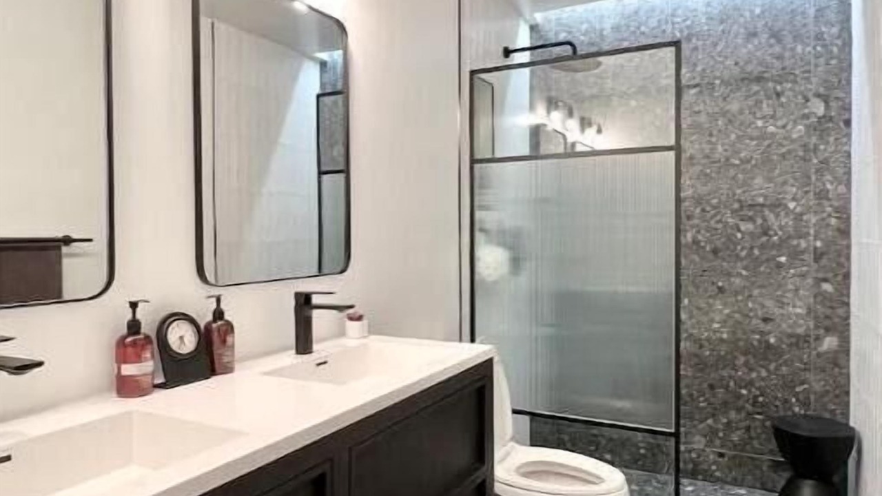 Photo of Bathroom in H Street Corridor