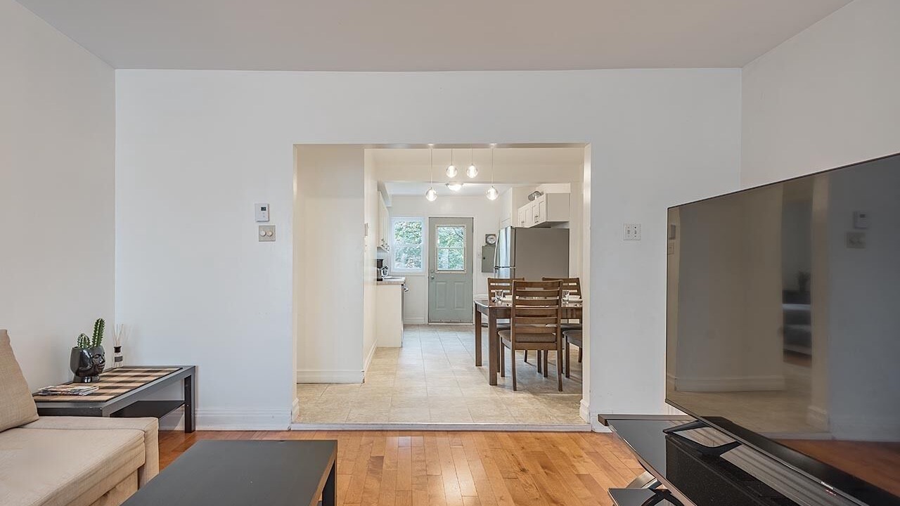 Photo of Livingroom in Ahuntsic