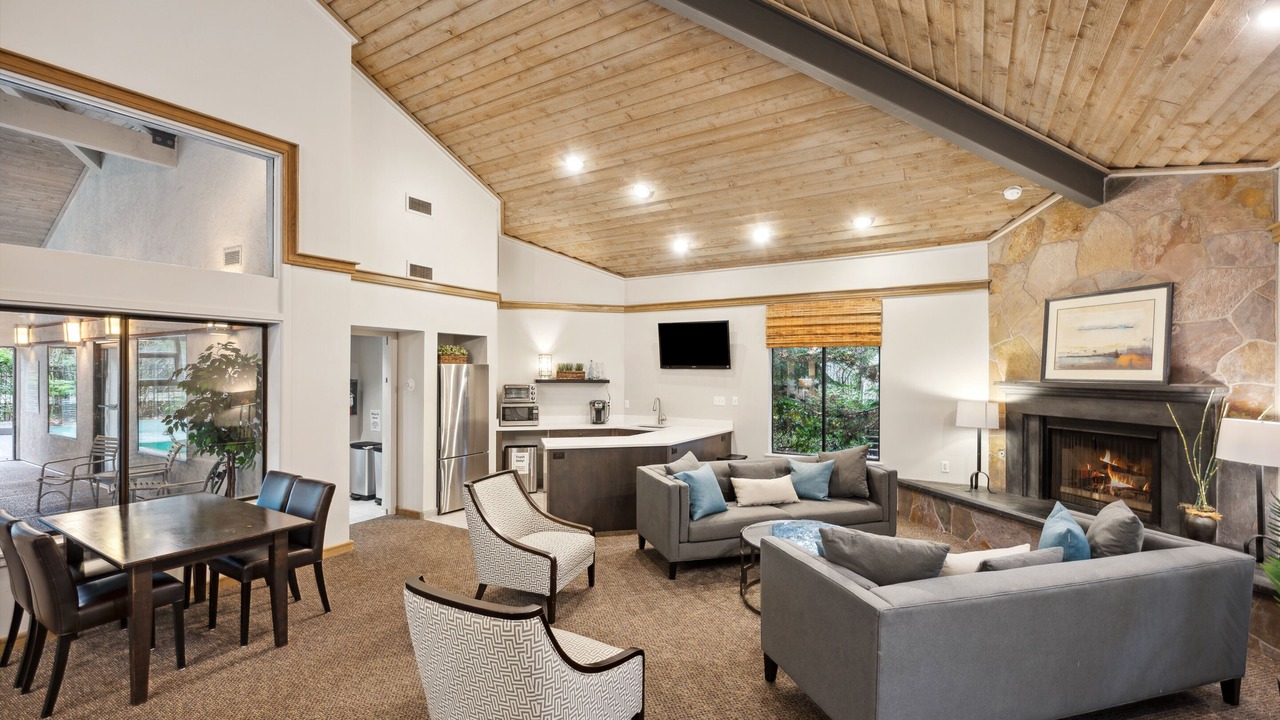Photo of Livingroom in Northwest Bellevue