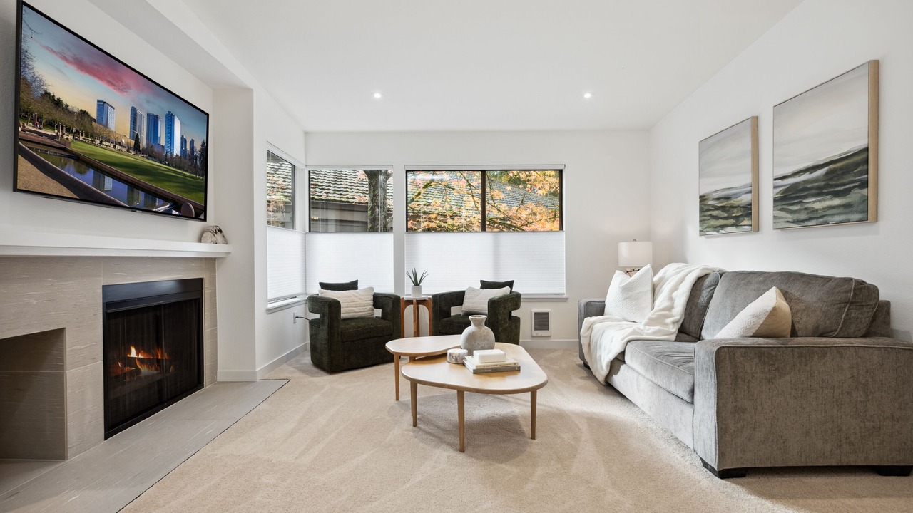 Photo of Livingroom in Northwest Bellevue