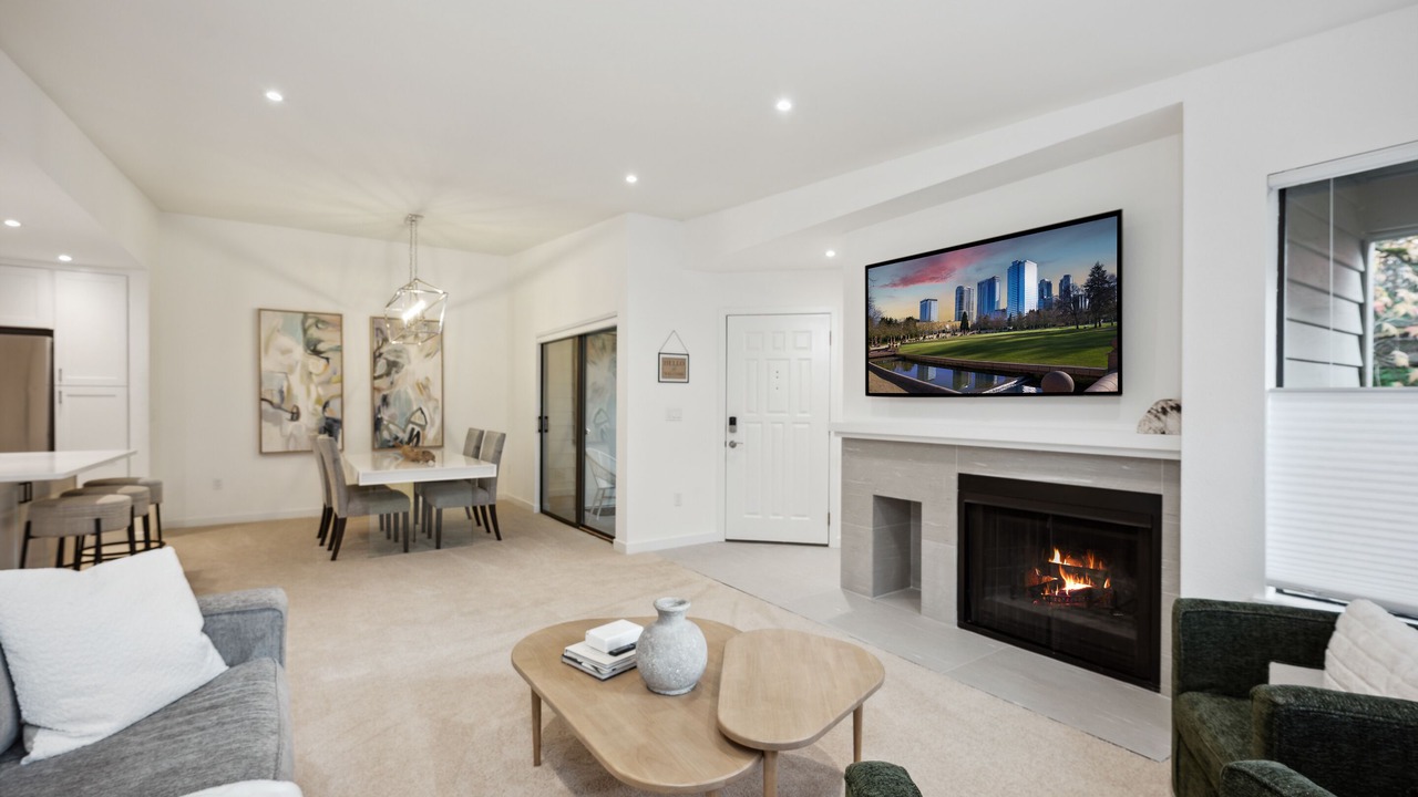 Photo of Livingroom in Northwest Bellevue