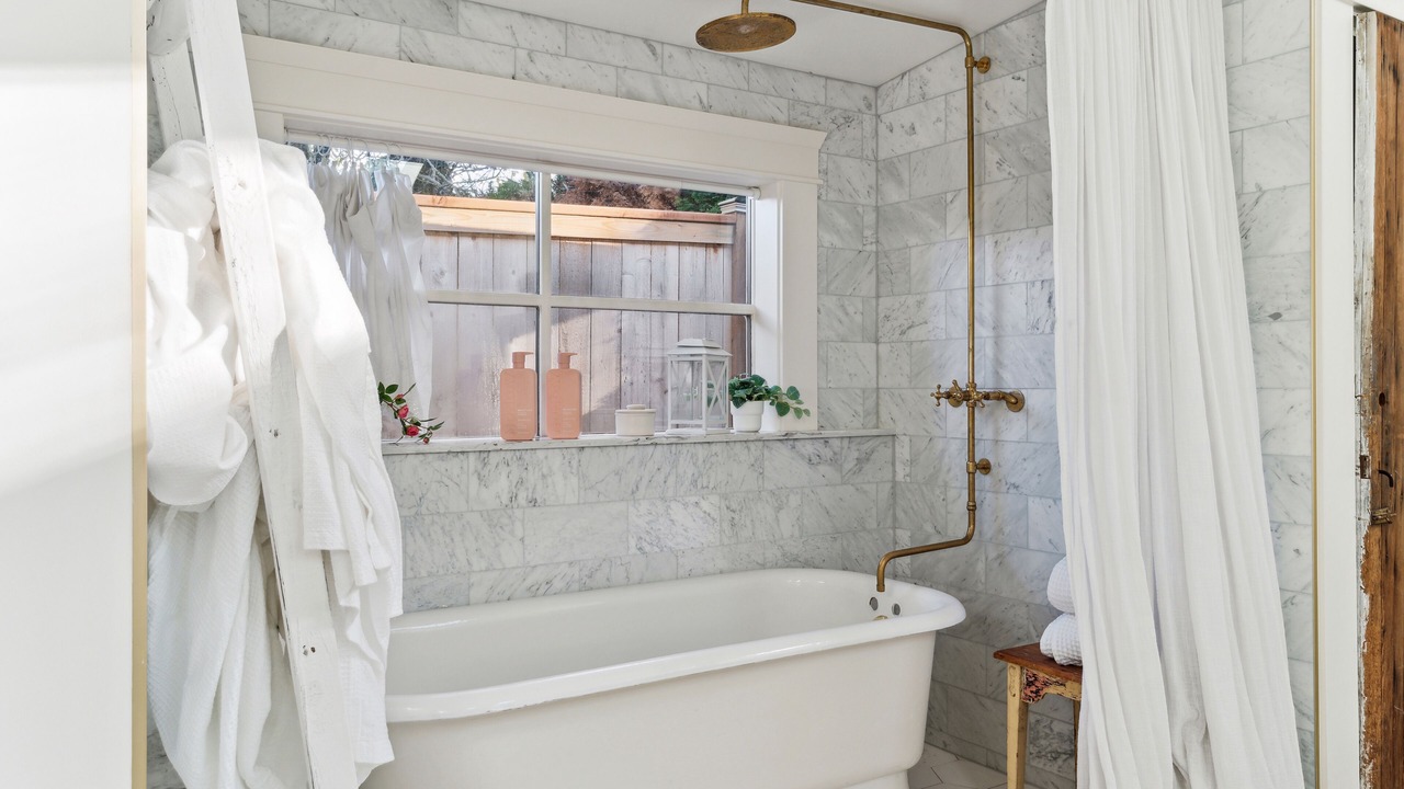 Photo of Bathroom in Highline