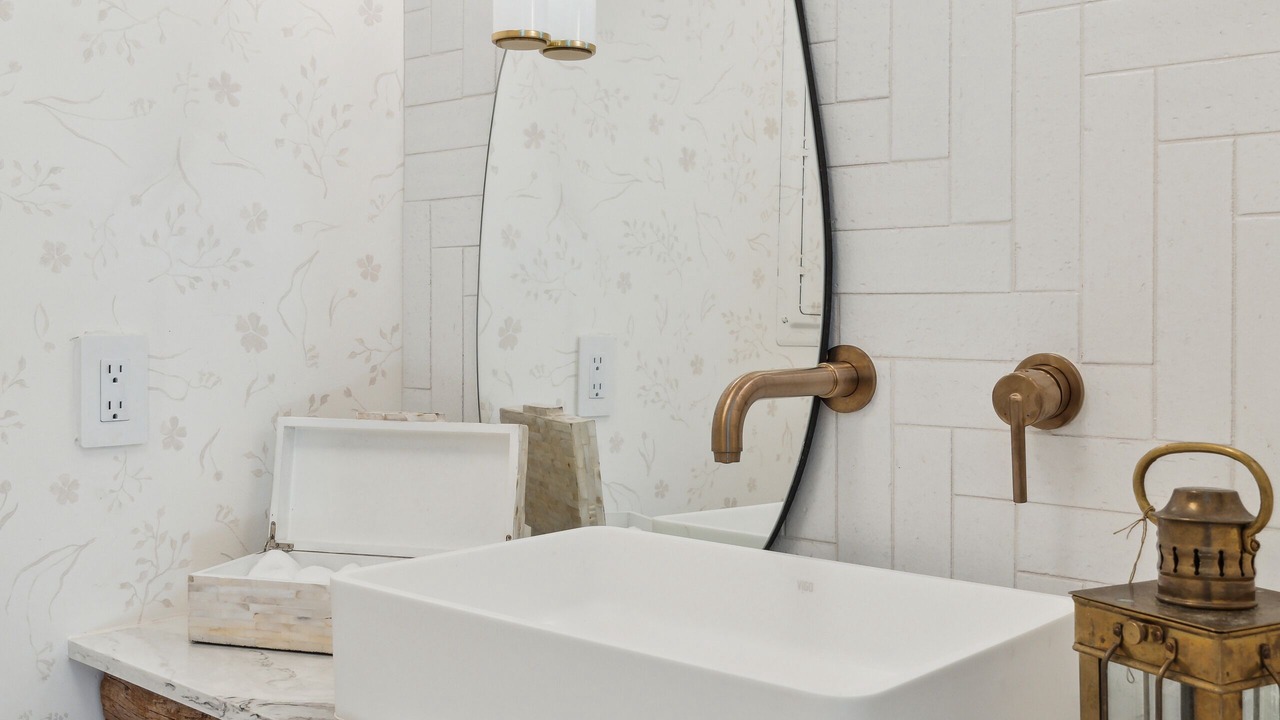 Photo of Bathroom in Highline