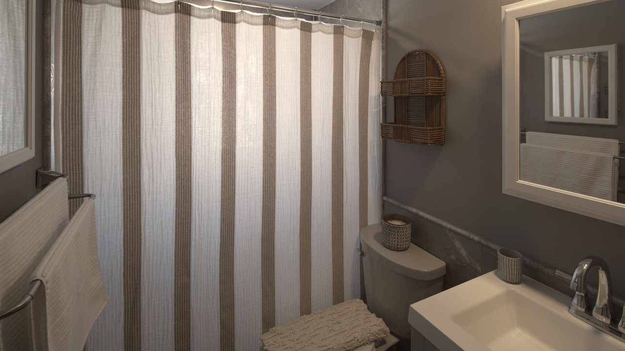 Photo of Bathroom in Golden Beach