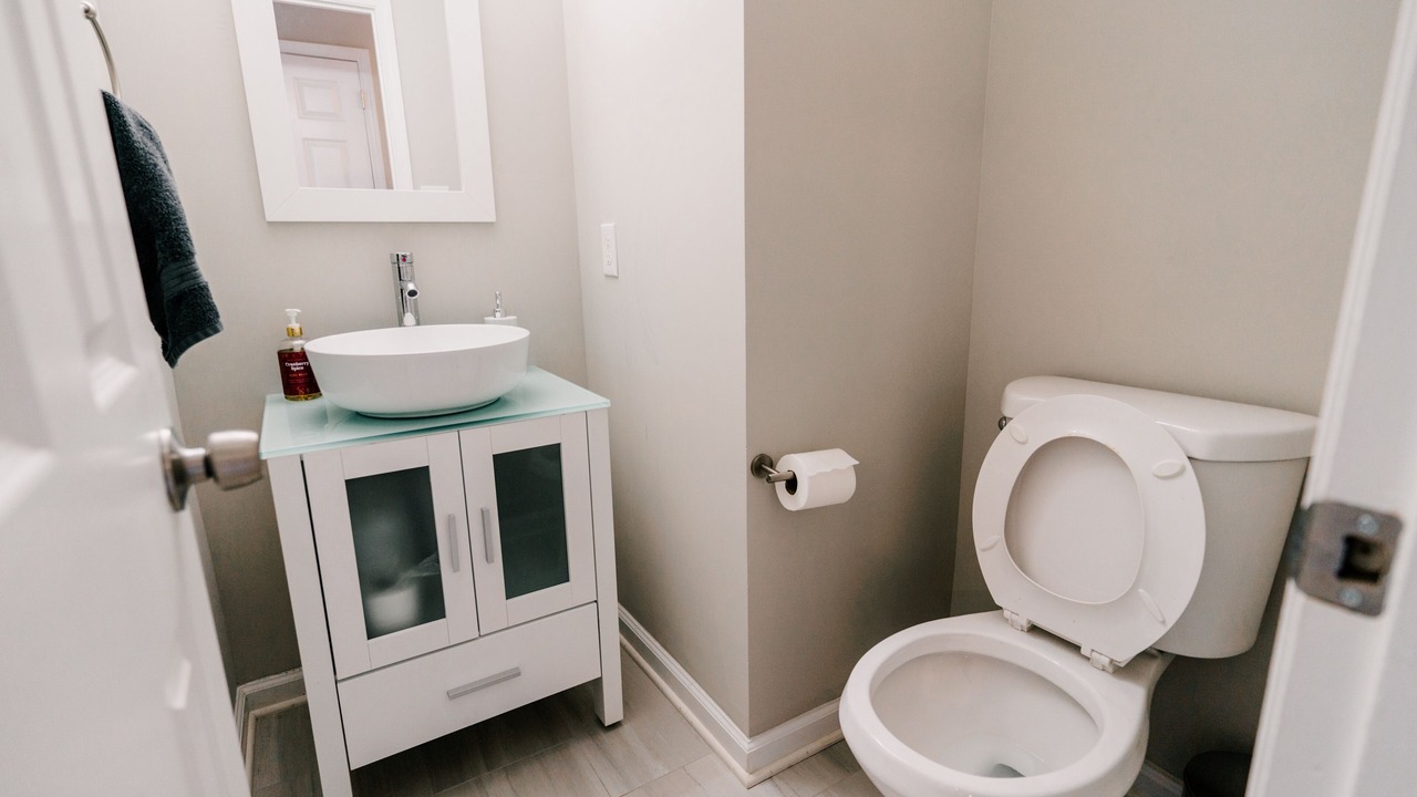 Photo of Bathroom in Baileys Crossroads
