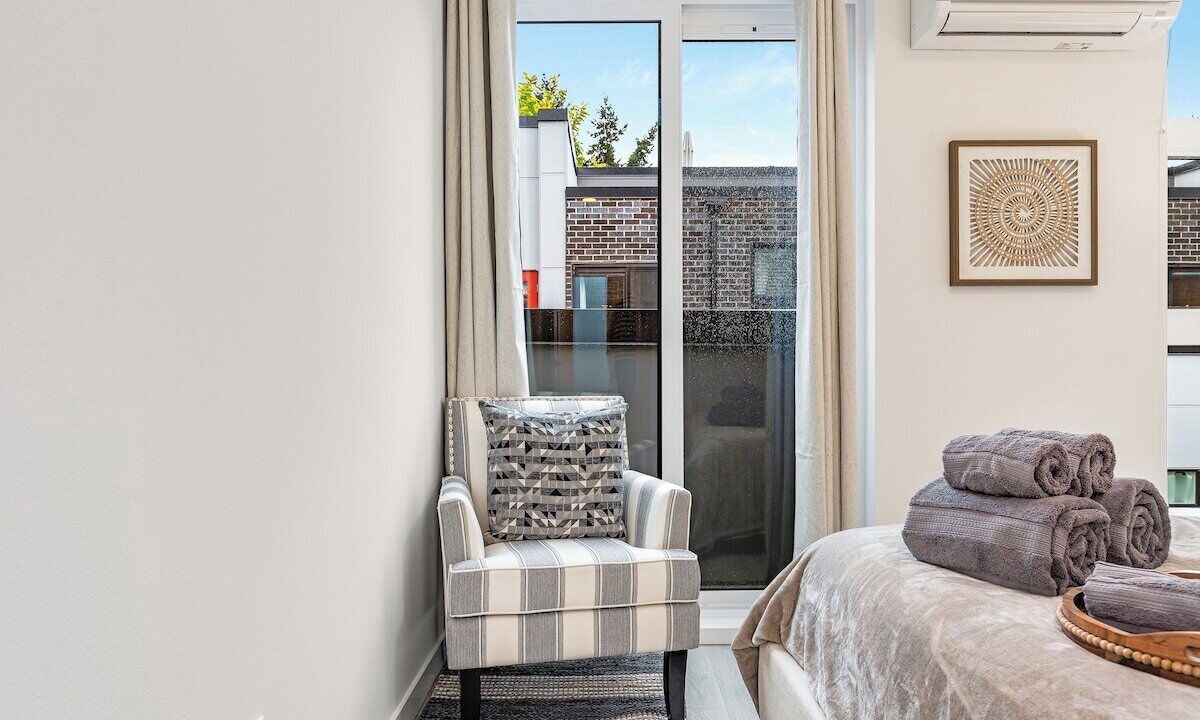 Photo of Bedroom in Broadway