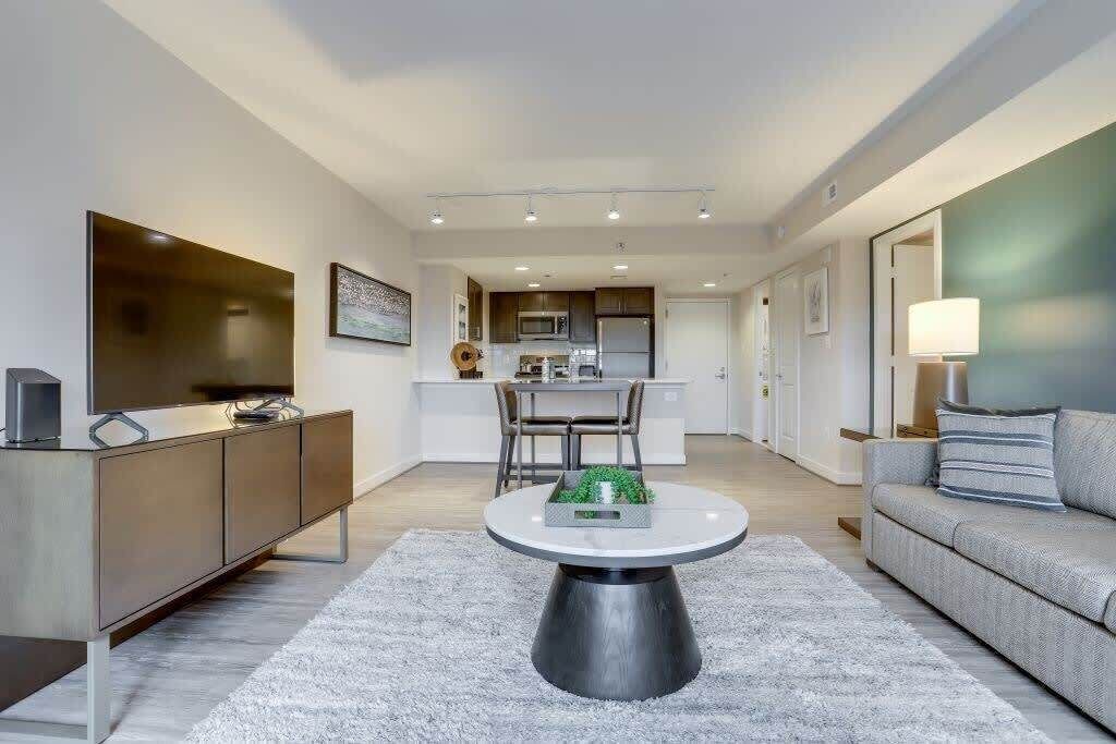 Photo of Livingroom in Court House