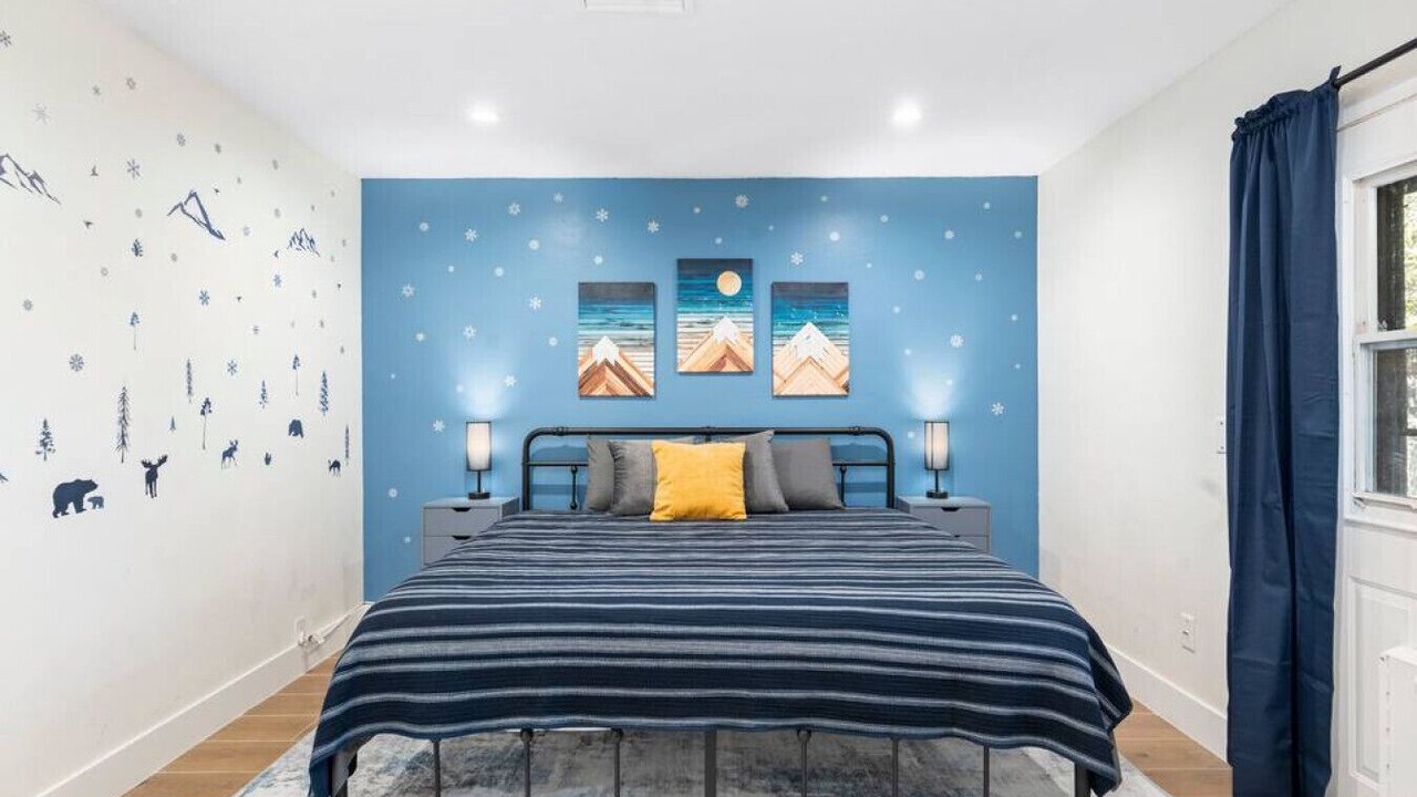 Photo of Bedroom in Swiss Manor