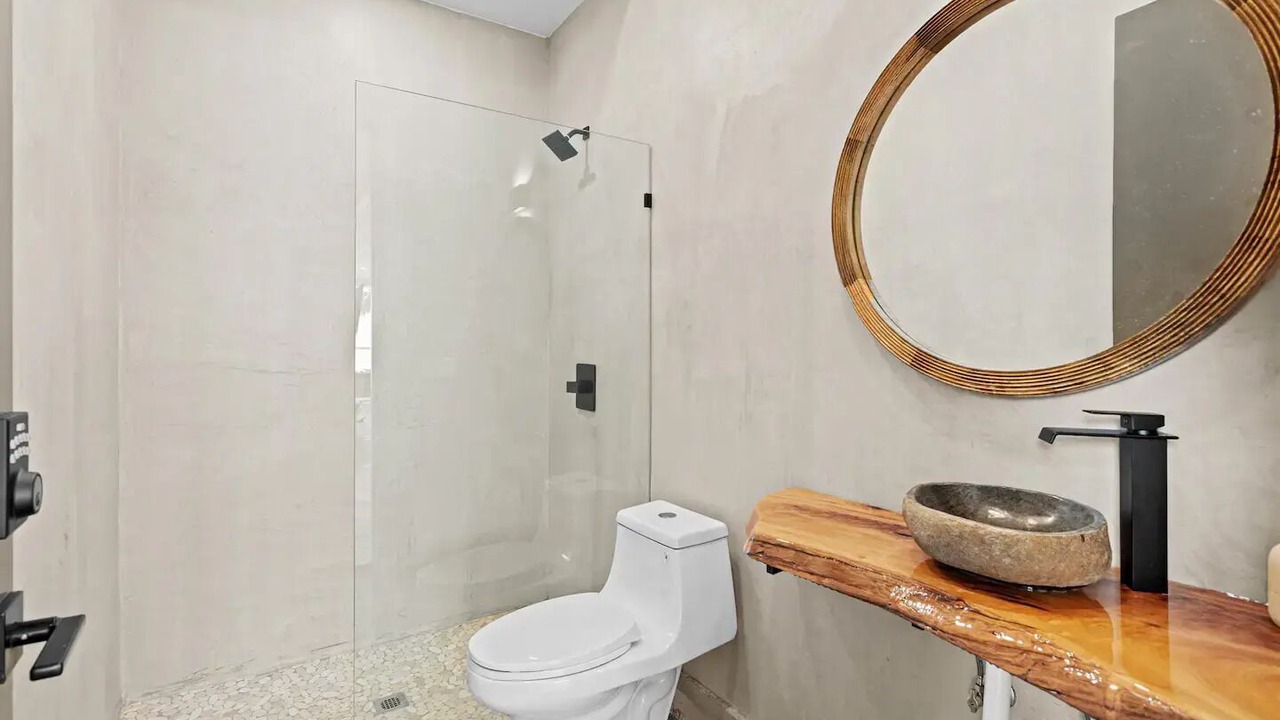 Photo of Bathroom in Orlando Beach