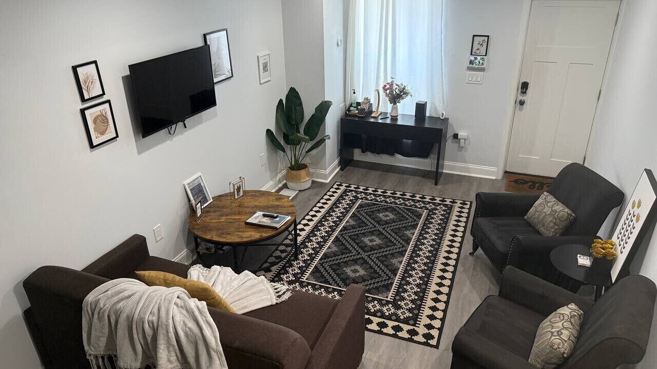 Photo of Livingroom in Downtown Baltimore