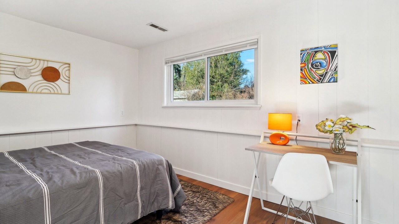 Photo of Bedroom in White Center