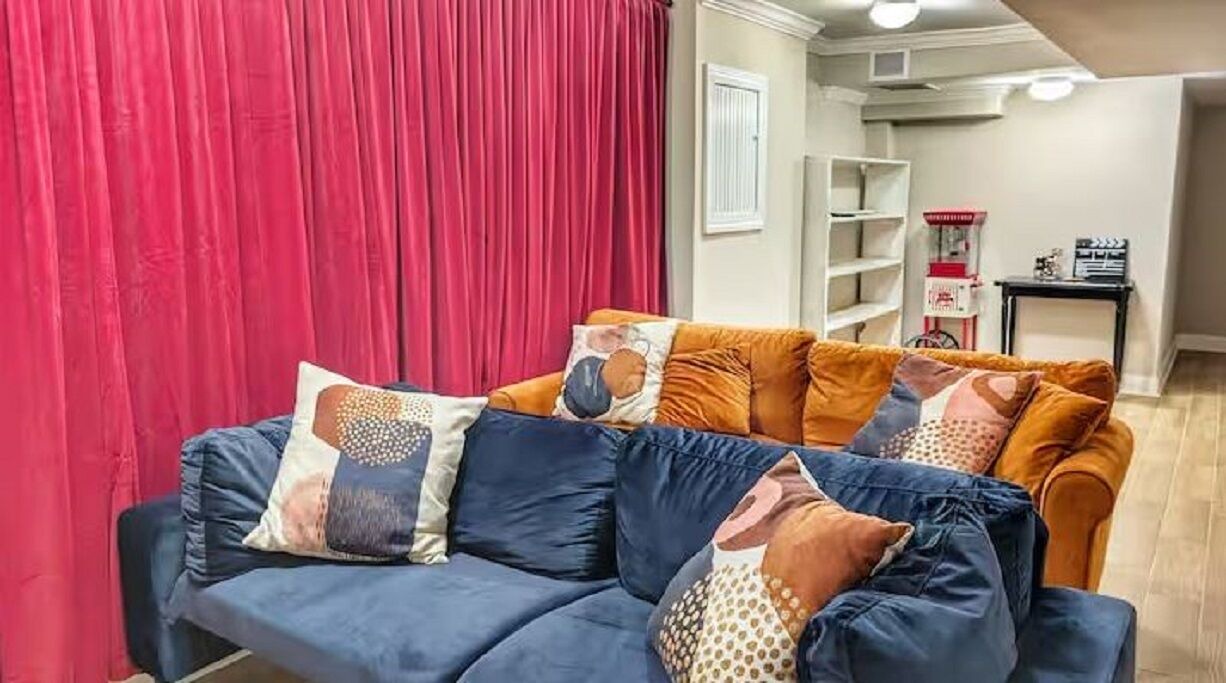 Photo of Livingroom in Seminary Hill