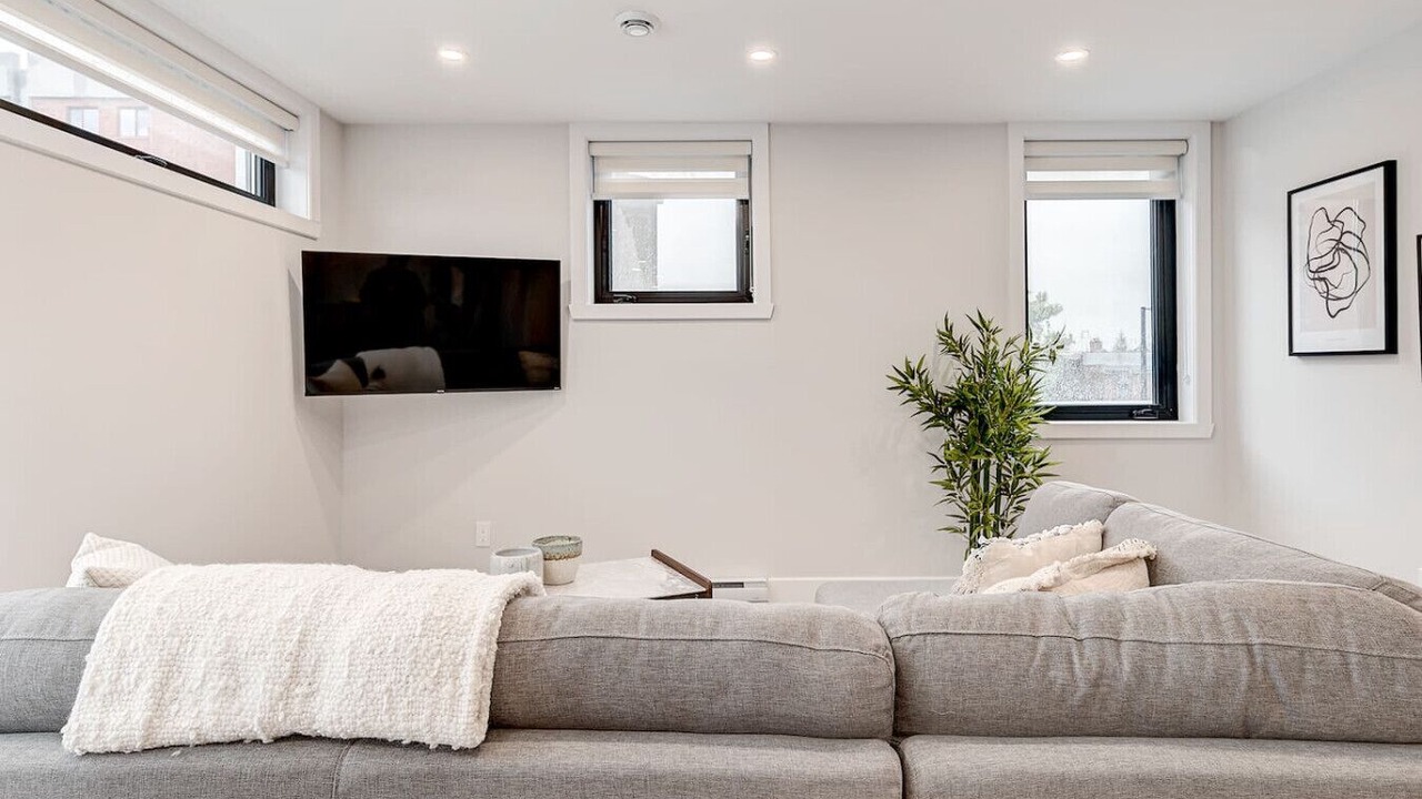 Photo of Livingroom in La Petite-Patrie