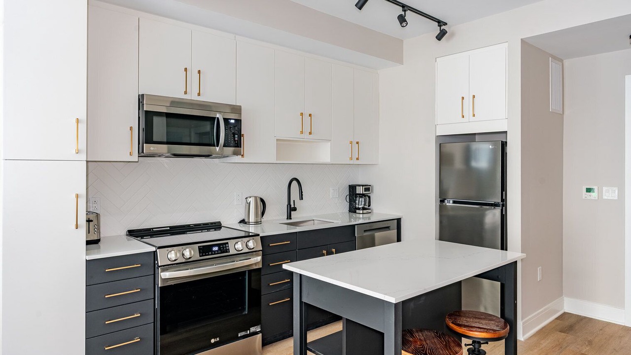 Photo of Kitchen in Woodmont Triangle