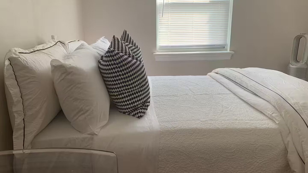 Photo of Bedroom in Twining