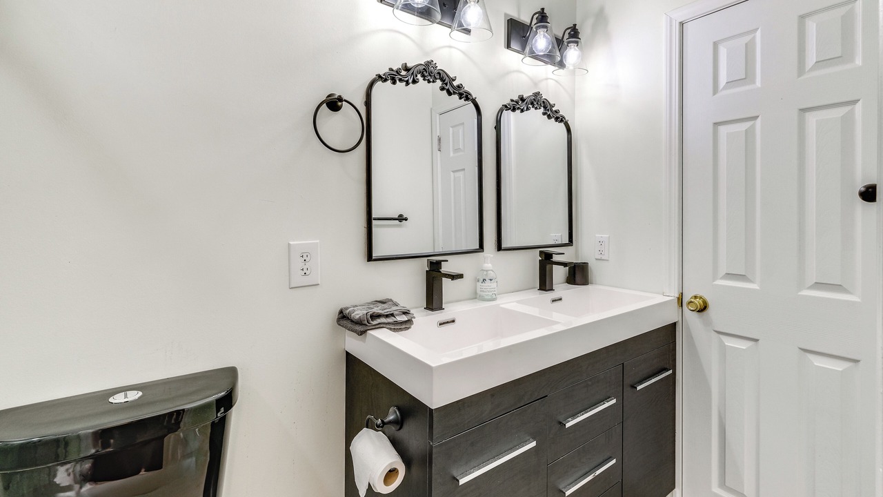 Photo of Bathroom in H Street Corridor