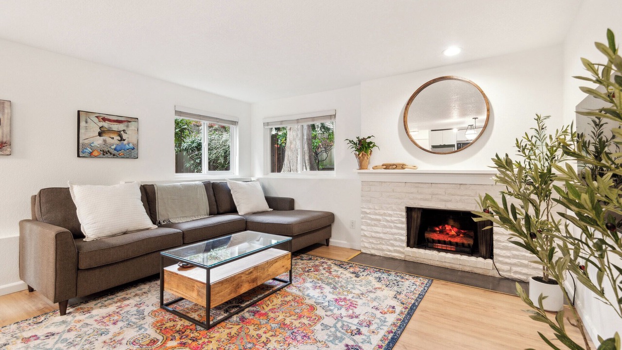 Photo of Livingroom in Old Ballard