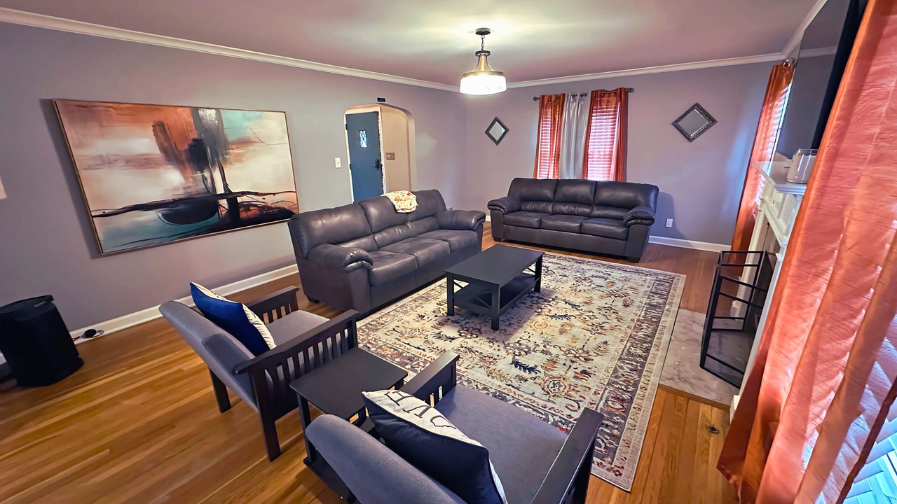 Photo of Livingroom in Near East Columbus