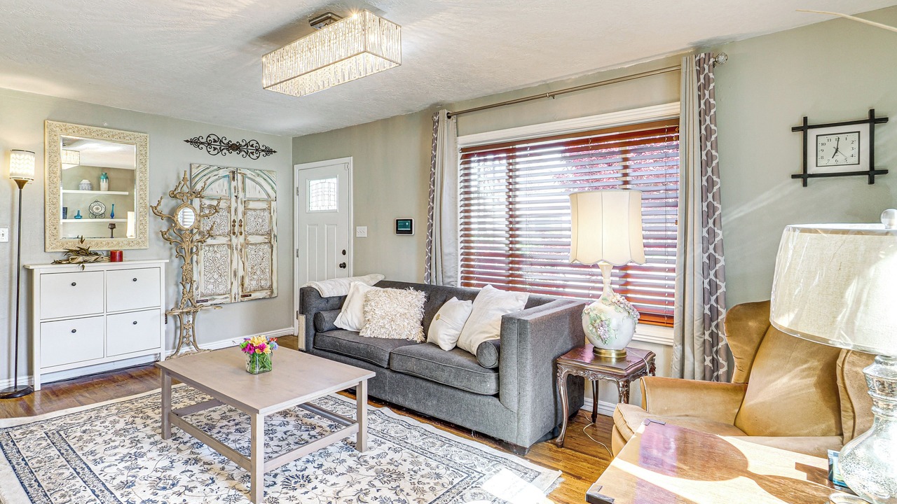 Photo of Bedroom in Rivergrove