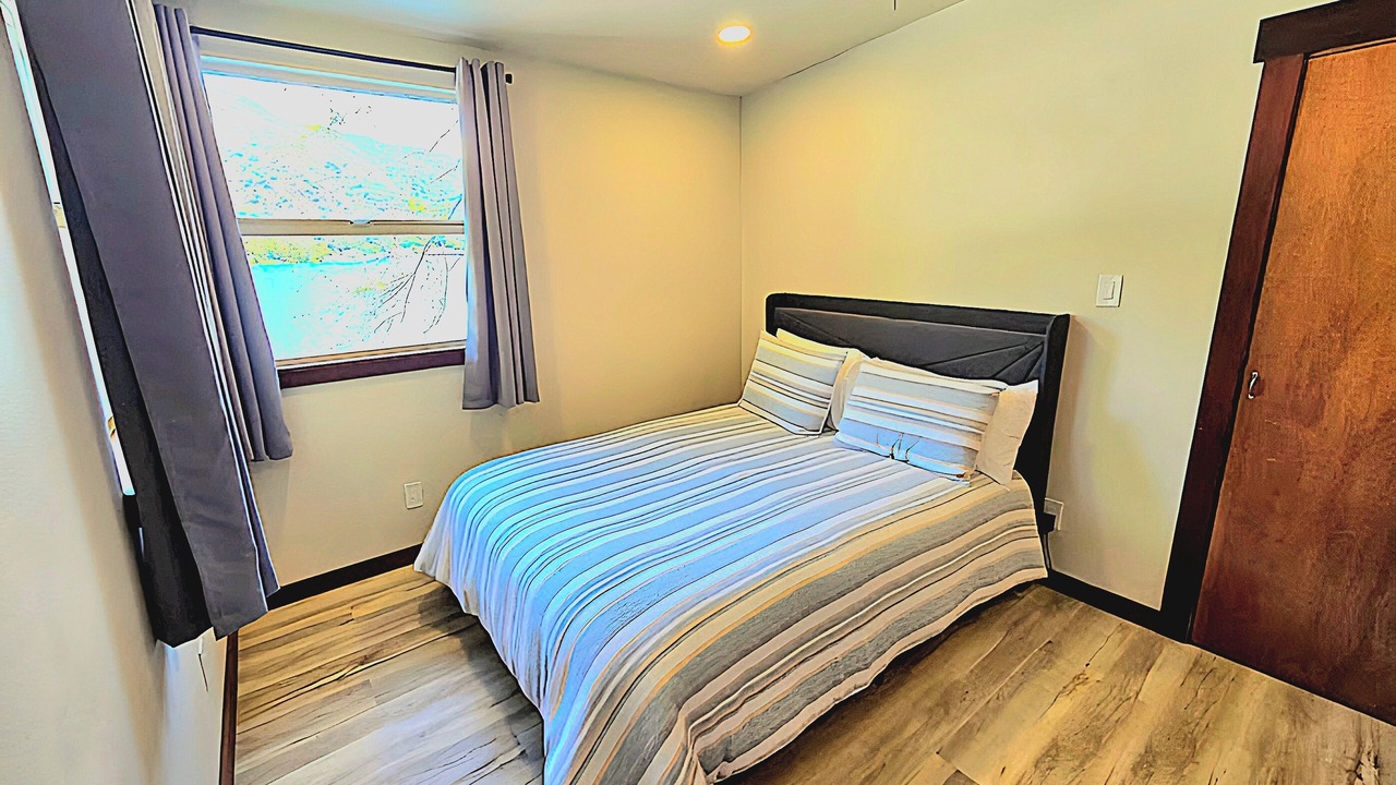 Photo of Bedroom in Lakeport